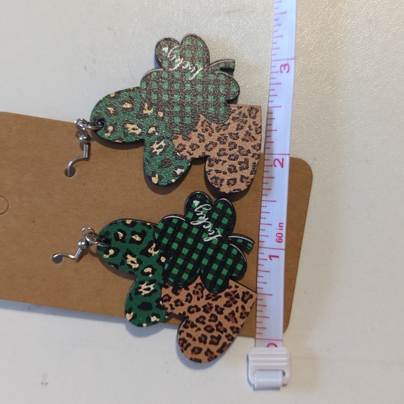 St. Patrick's Day Leopard Accent Earrings - Picture 4 of 4